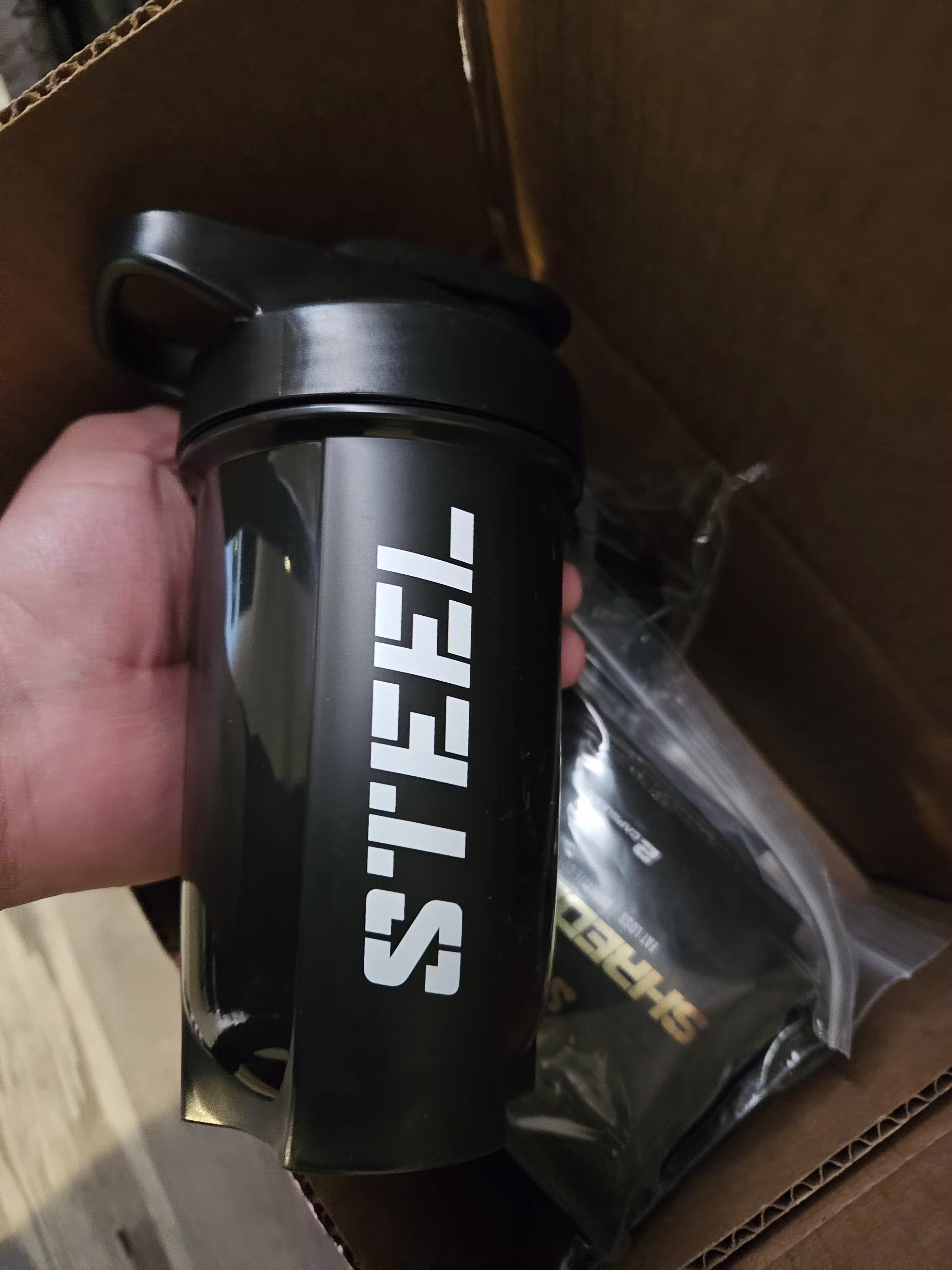 STEEL SHAKER